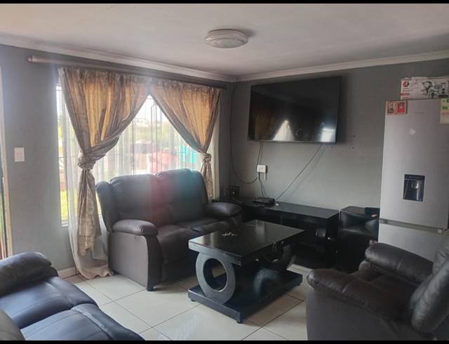 2 BEDROOM HOUSE FOR SALE IN VOSLOORUS EXT